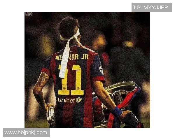 足球明星背影展现女性魅力与运动激情的完美结合